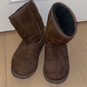 UGG Chestnut Short Suede Shearling Boots